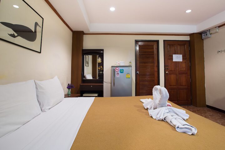Room 6 of 61