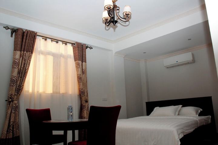 Room 50 of 117