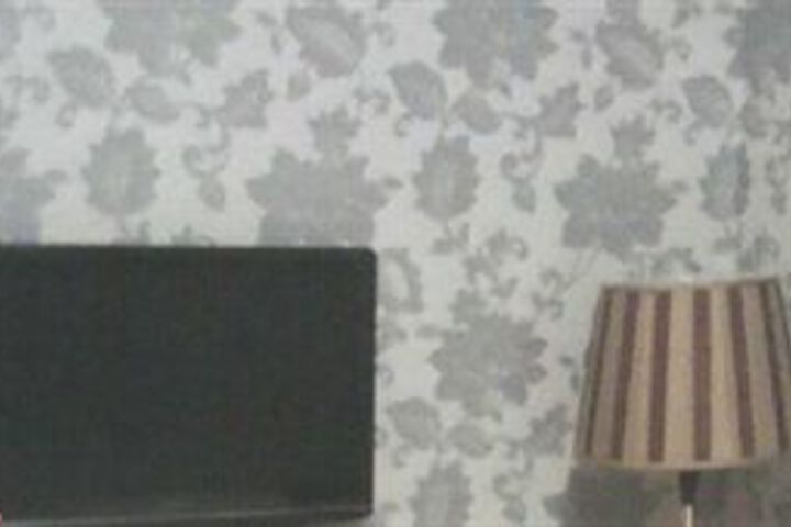 Room 13 of 18