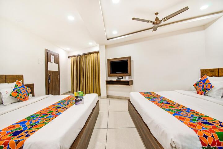 Room 6 of 27