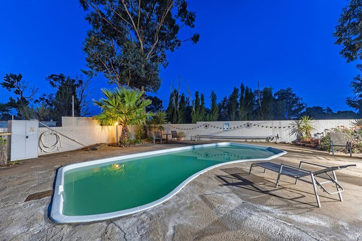 Pool 70 of 105