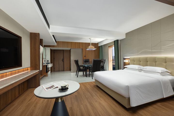 Room 10 of 20