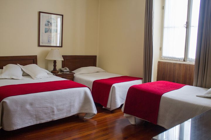 Room 13 of 40
