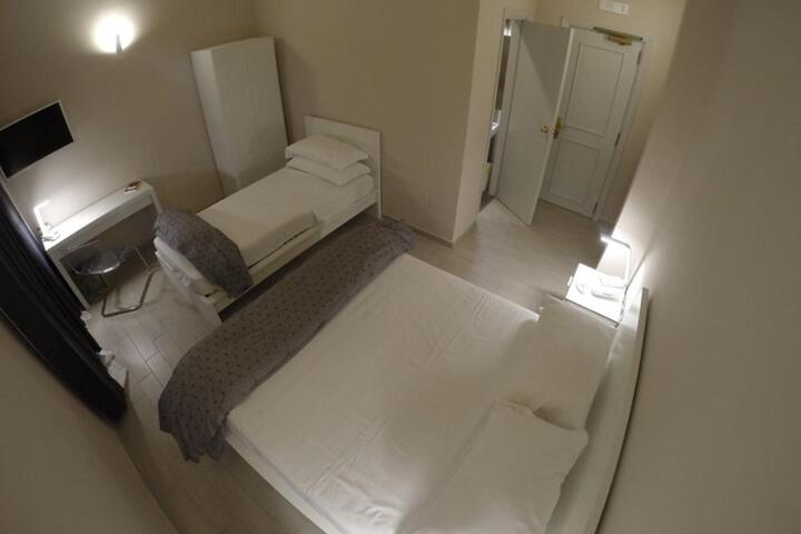 Room 33 of 34