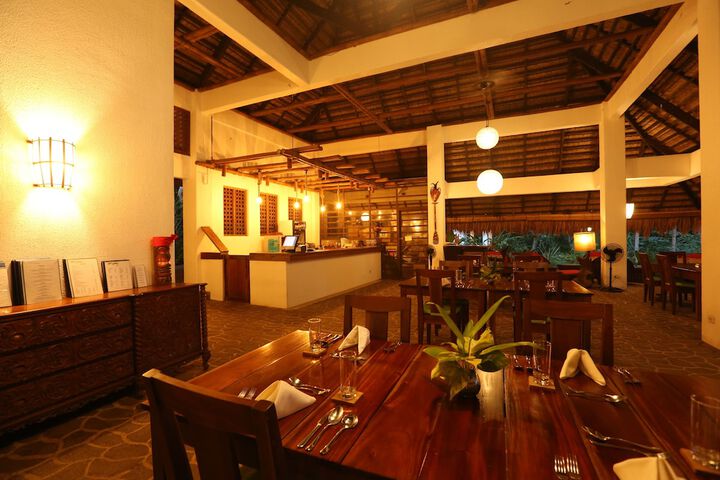 Dining 54 of 108