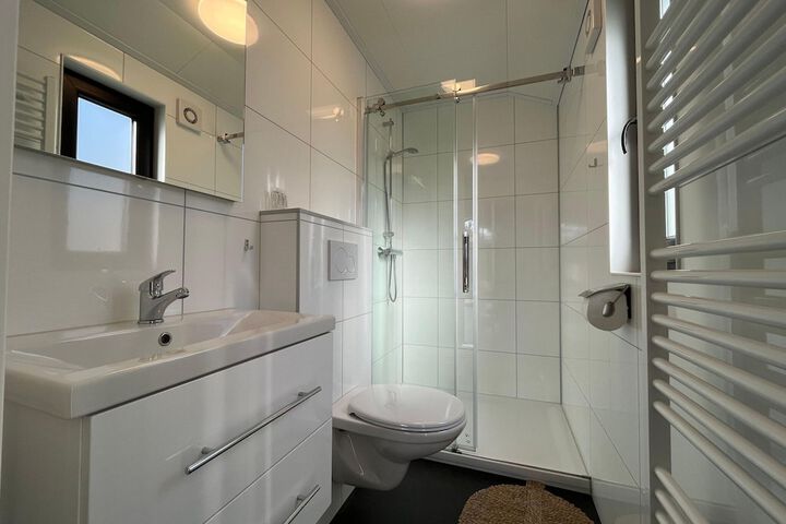 Room 10 of 39