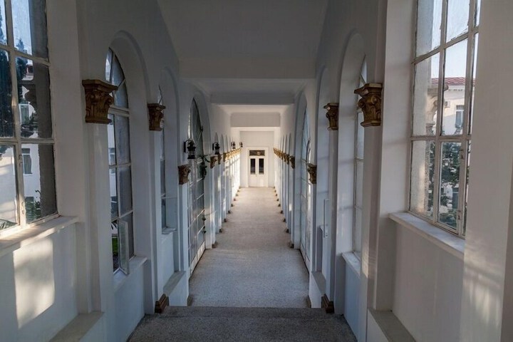Ballroom/Hall 27 of 43
