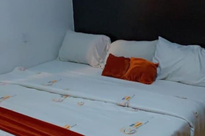 Room 5 of 15