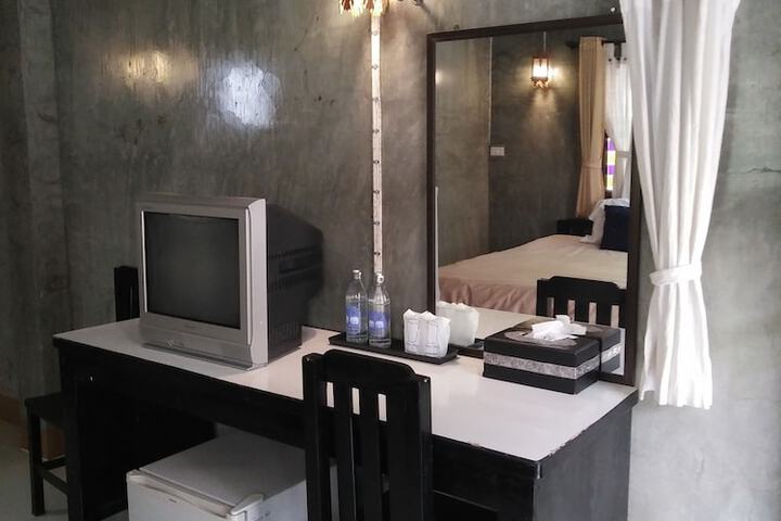 Room 13 of 23