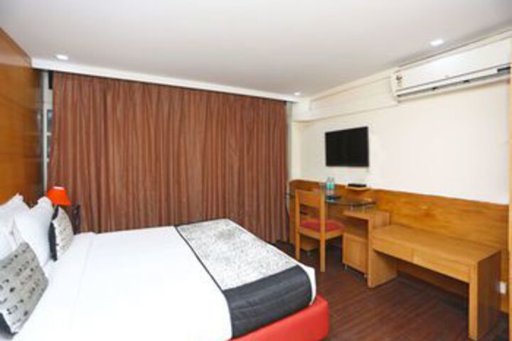 Room 13 of 21