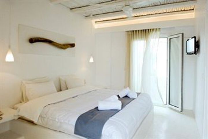 Room 11 of 38
