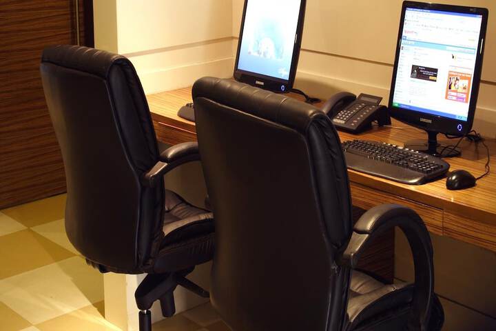 Business Center 46 of 48