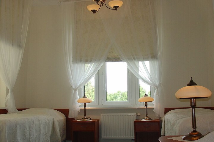 Room 14 of 19