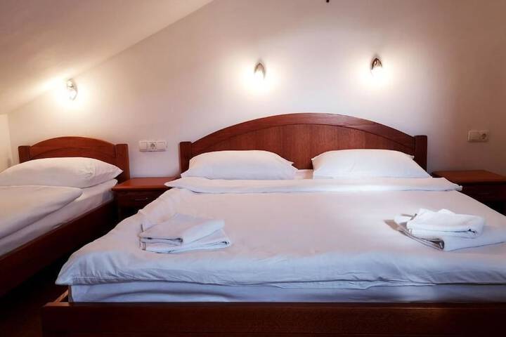 Room 34 of 60