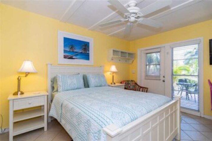 Room 21 of 32