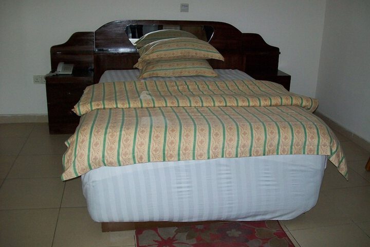 Room 4 of 15