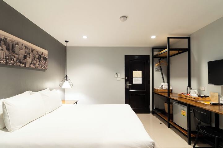 Room 20 of 37