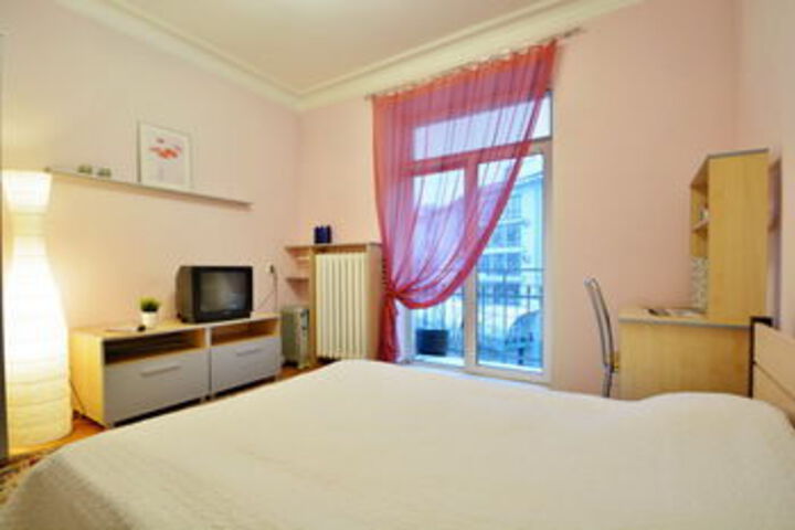 Room 45 of 203
