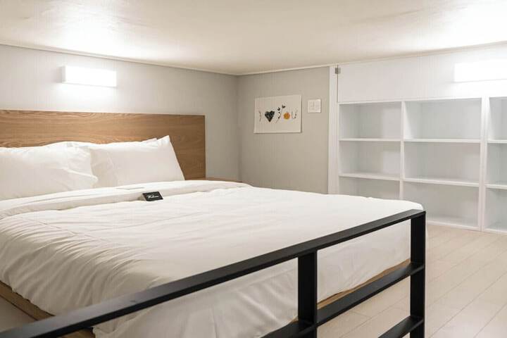 Room 5 of 29