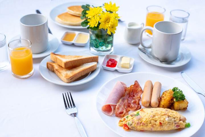Breakfast/Coffee Service 106 of 155