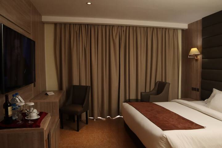 Room 2 of 13
