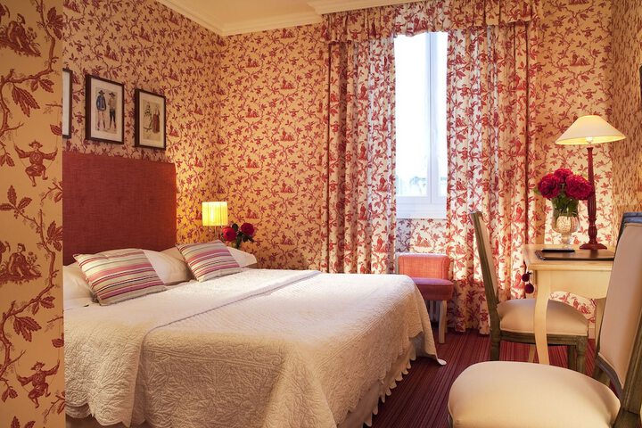 Room 4 of 42