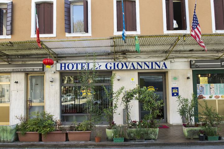 Hotel 33 of 34