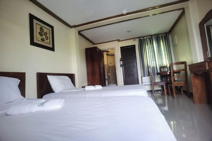 Room 10 of 34