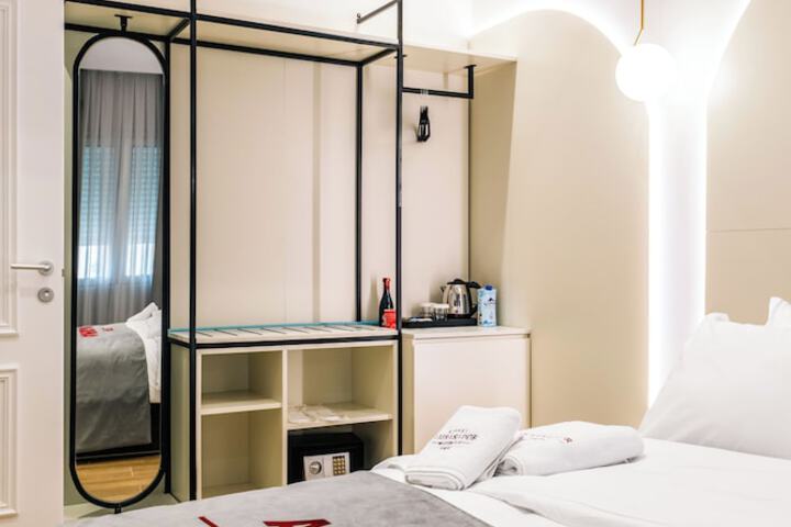 Room 17 of 120