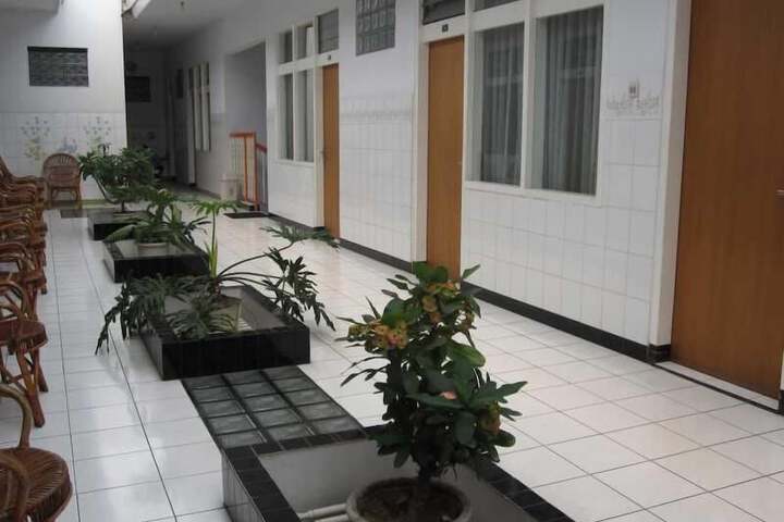Ballroom/Hall 13 of 13
