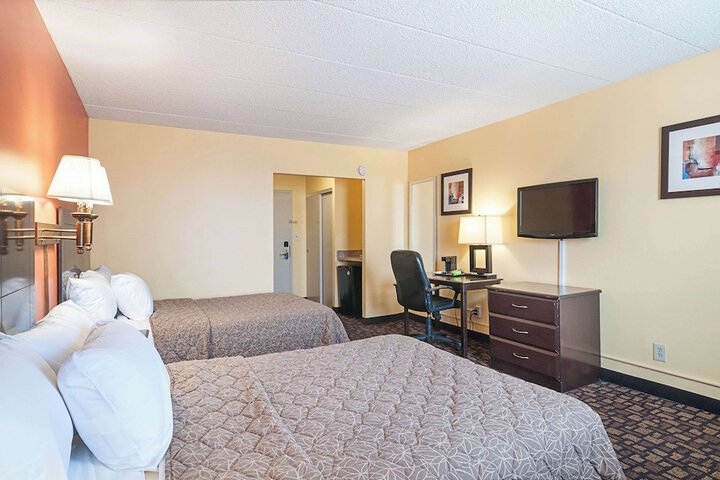 2 Double Beds (2 of 7)