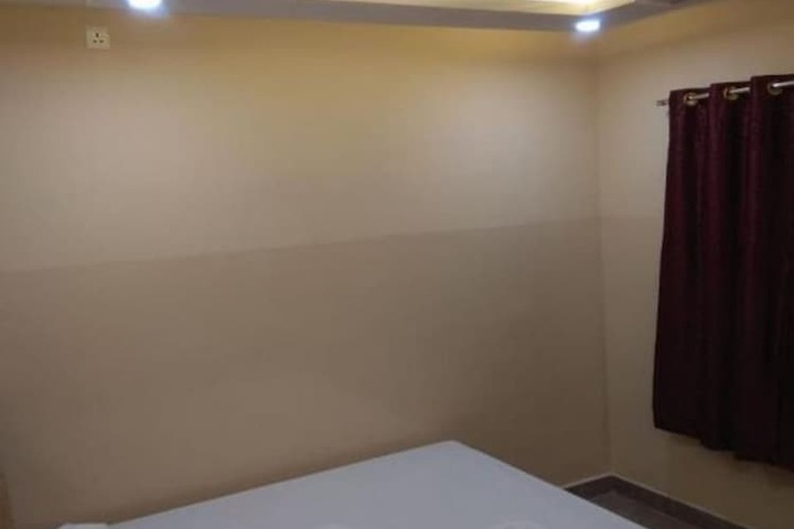 Room 4 of 6