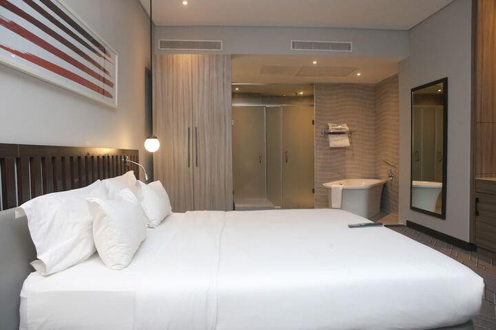 Room 70 of 193