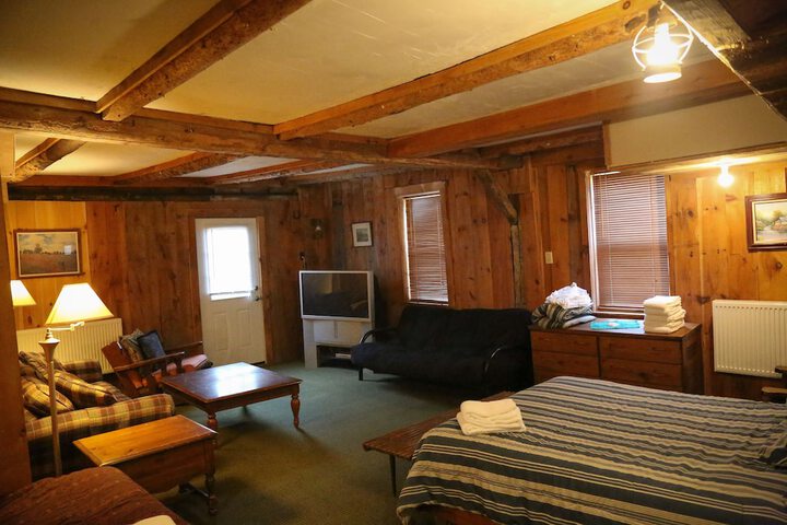Room 28 of 165