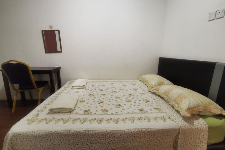 Room 14 of 23
