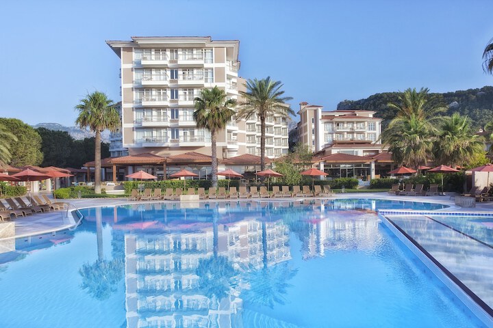 Pool Hotel