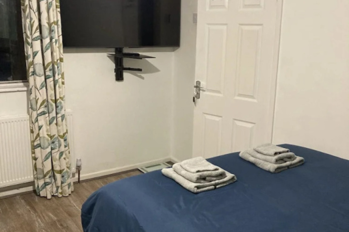 Room 2 of 12