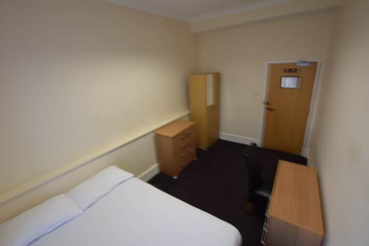 Room 19 of 32