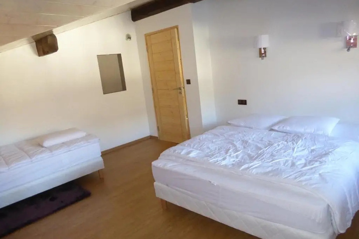 Room 2 of 14