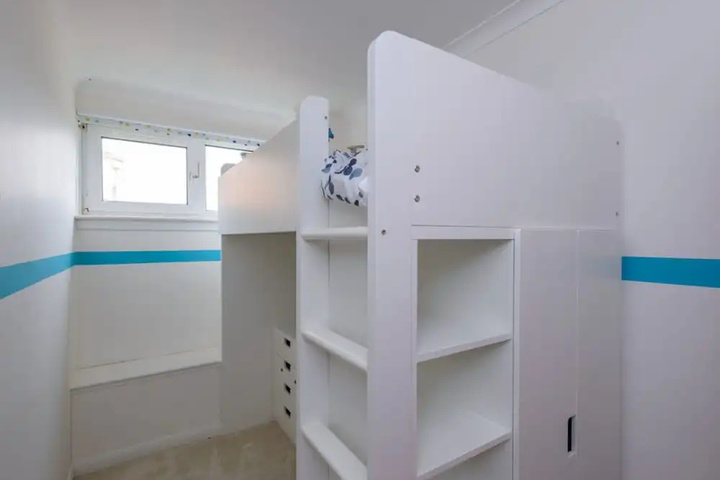 Room 11 of 15