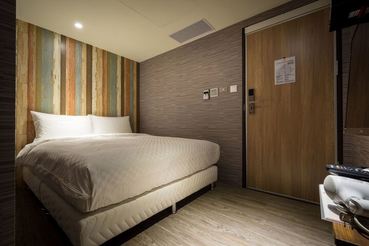 Room 10 of 39