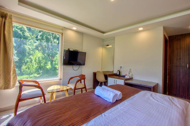 Room 6 of 61