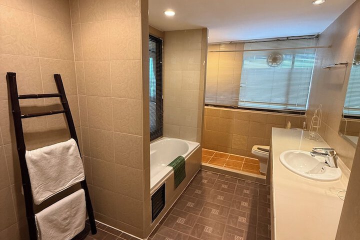 Room 54 of 65