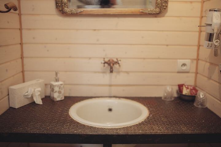 Room 25 of 47
