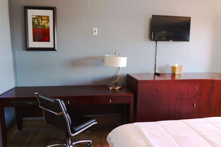 Room 5 of 18