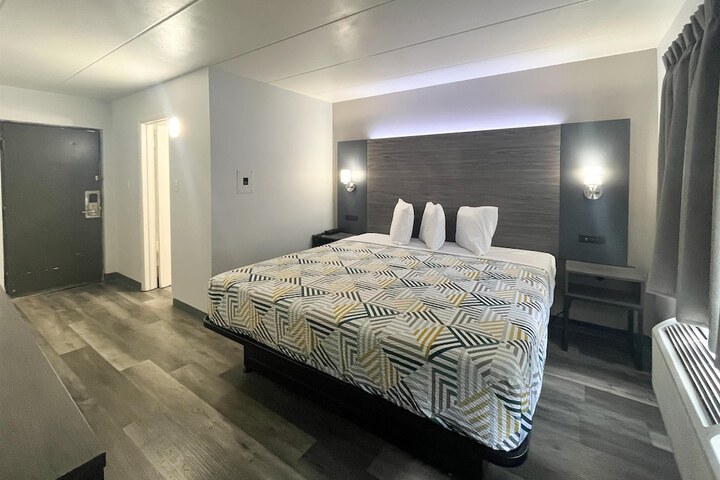 Room 15 of 30