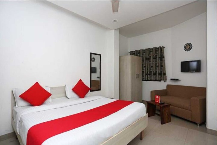 Room 5 of 14