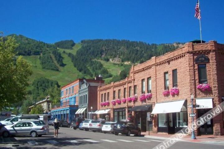 Photo of Maroon Creek Elegance by RedAwning