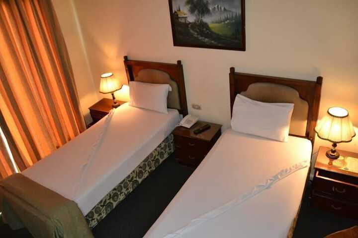 Room 13 of 30