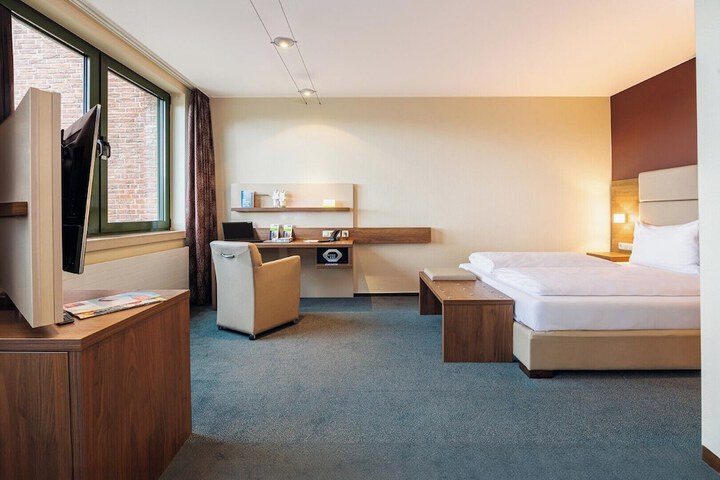 Room 11 of 87